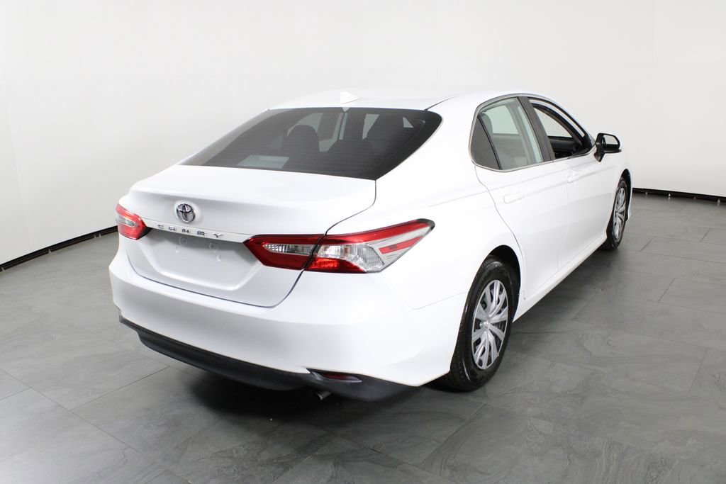 Used 2020 Toyota Camry L image 15