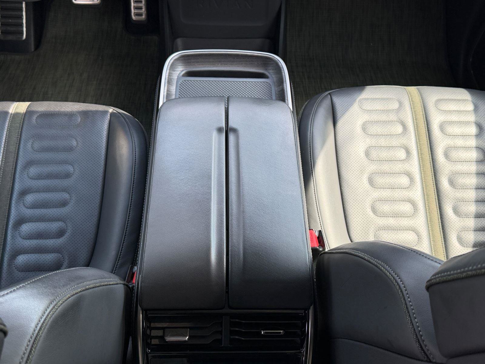 Used 2022 Rivian R1T Adventure image 41