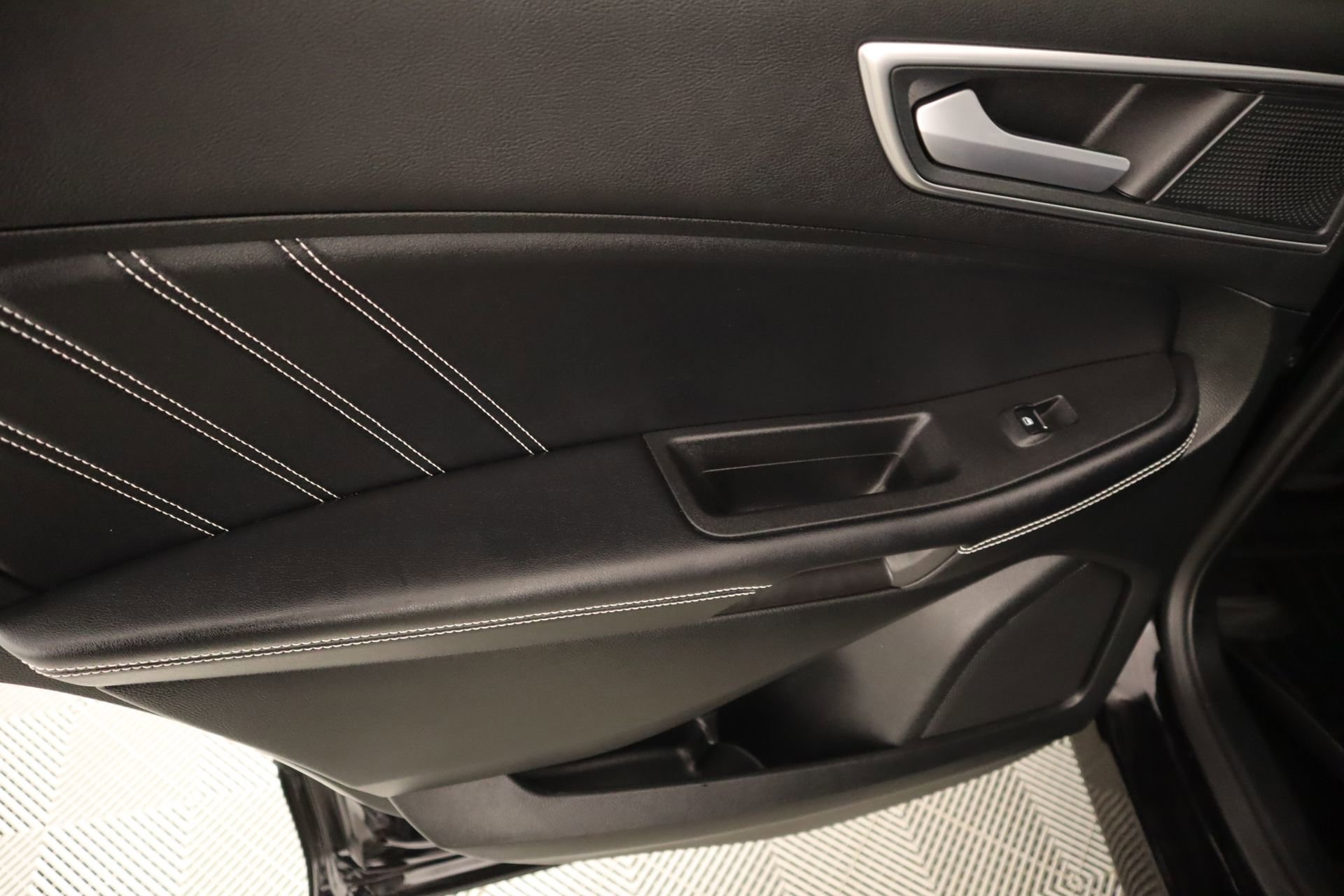 Used 2024 Ford Edge ST w/ Equipment Group 401A image 17