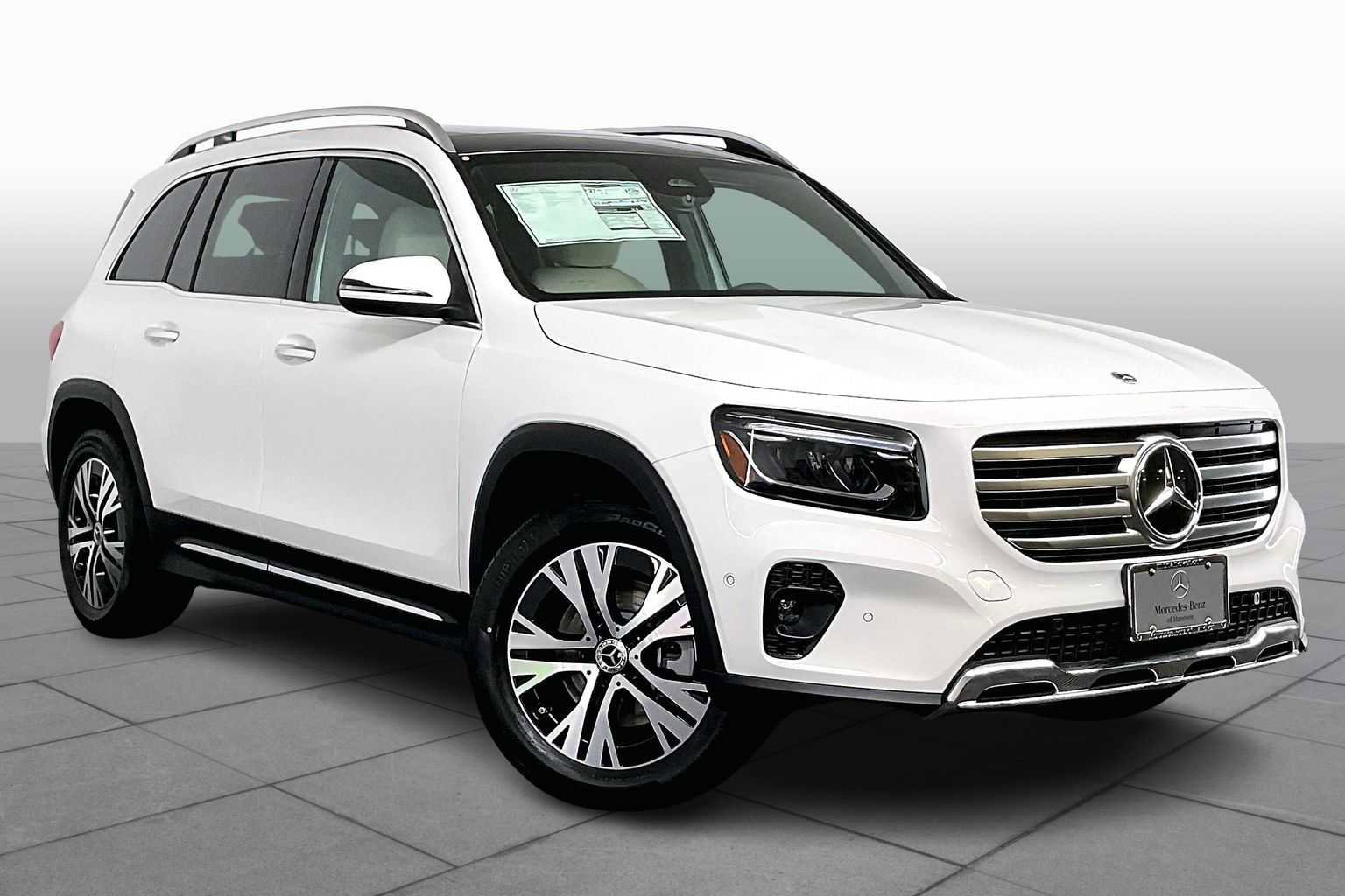 New 2025 Mercedes-Benz GLB 250 4MATIC image 2