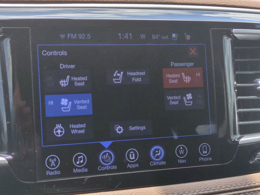 Used 2017 Chrysler Pacifica Limited FWD image 28