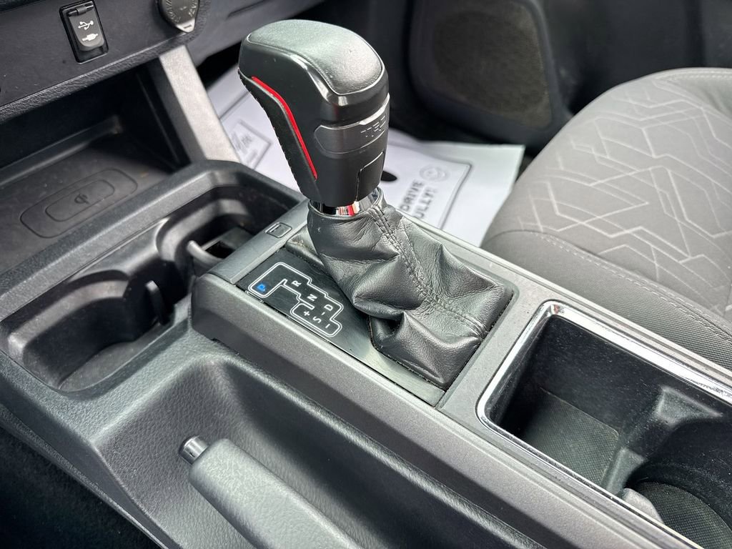 Used 2018 Toyota Tacoma TRD Off-Road AWD/4WD image 19