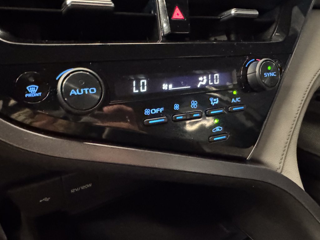 Used 2023 Toyota Camry SE FWD image 15