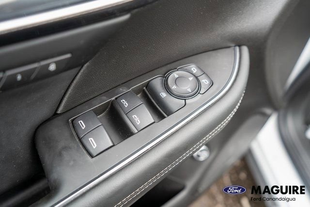 Used 2023 Buick Envision Essence w/ Sport Touring Package image 19