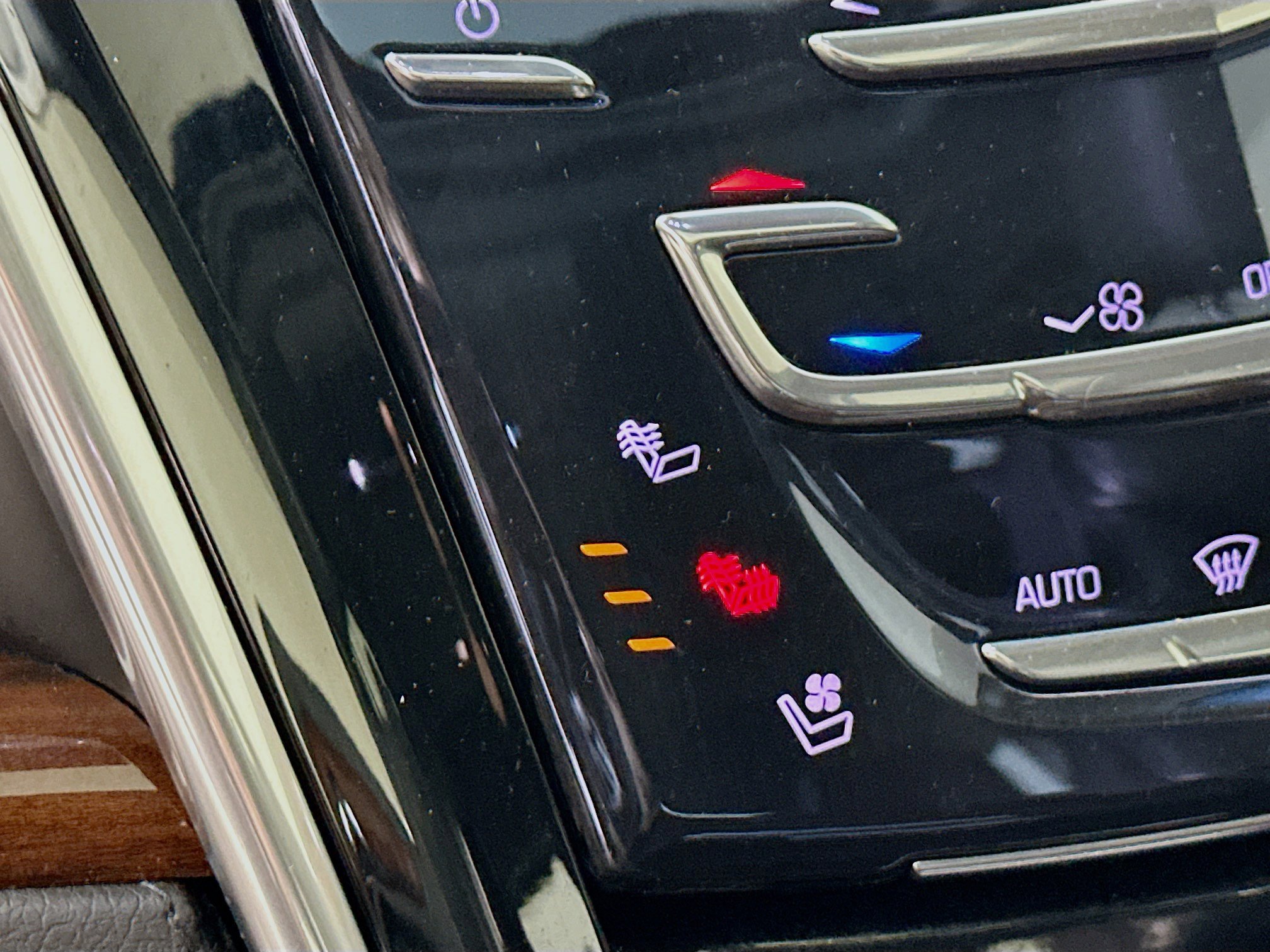 Used 2019 Cadillac Escalade Premium Luxury image 27