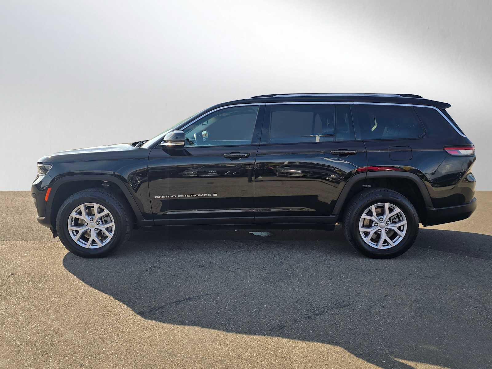 Used 2021 Jeep Grand Cherokee L Limited image 6