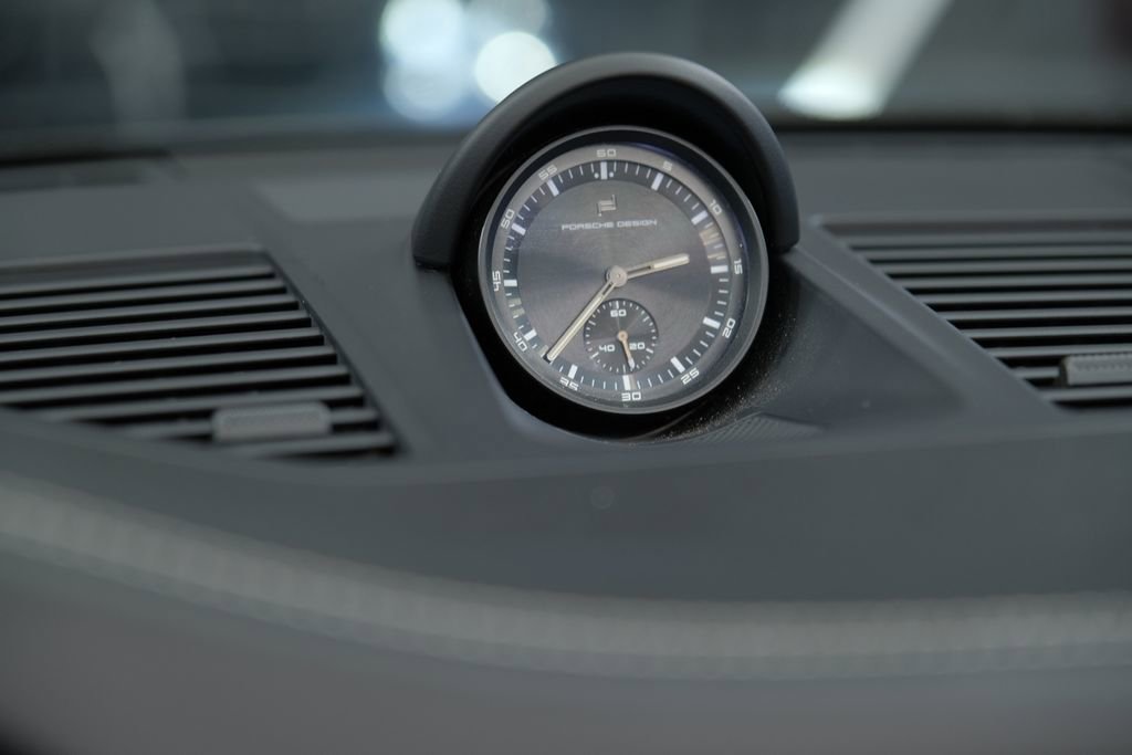 Used 2022 Porsche 911 Turbo image 40