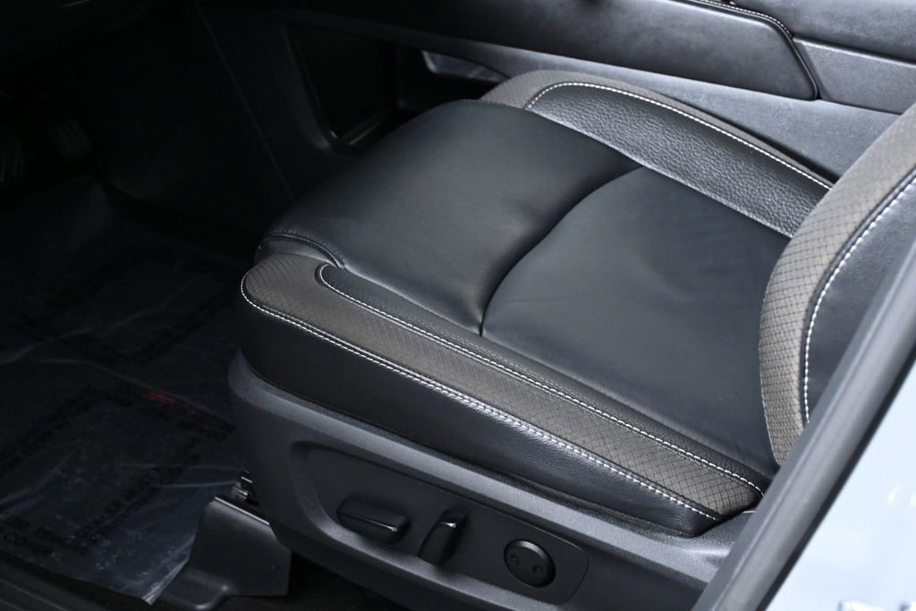 Certified 2024 Nissan Pathfinder SL image 23