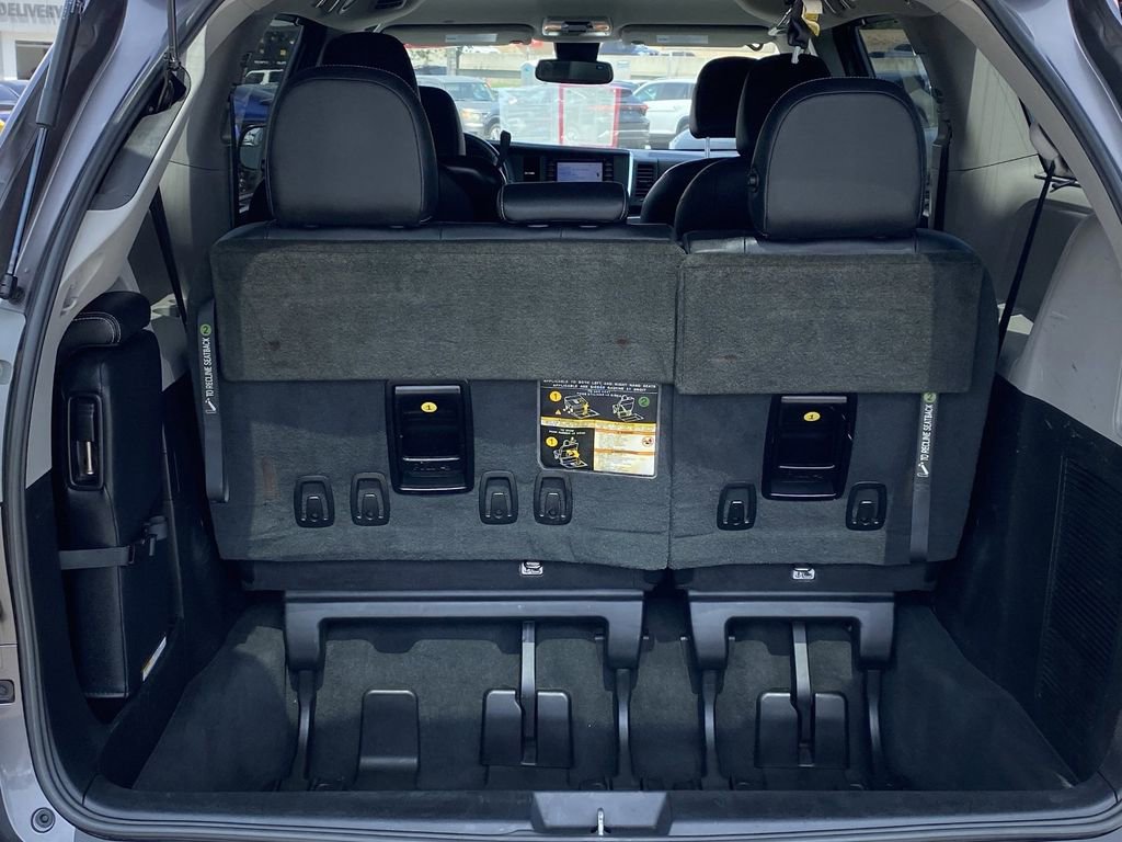 Certified 2019 Toyota Sienna SE FWD image 20