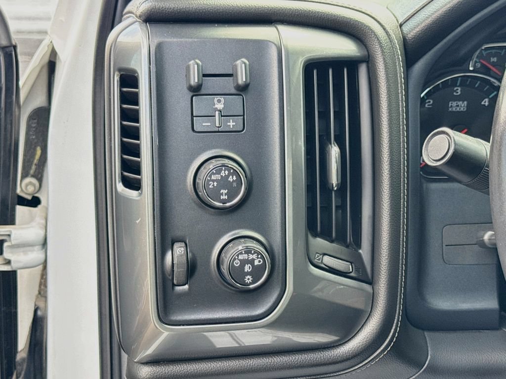 Used 2015 Chevrolet Silverado 1500 LTZ w/ LTZ Plus Package AWD/4WD image 10