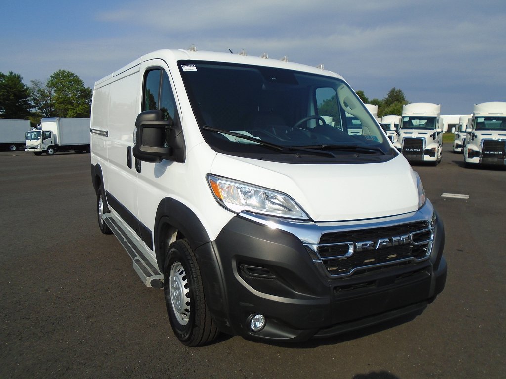 Used 2025 RAM ProMaster 2500 w/ U-Haul Equipment Group FWD image 2