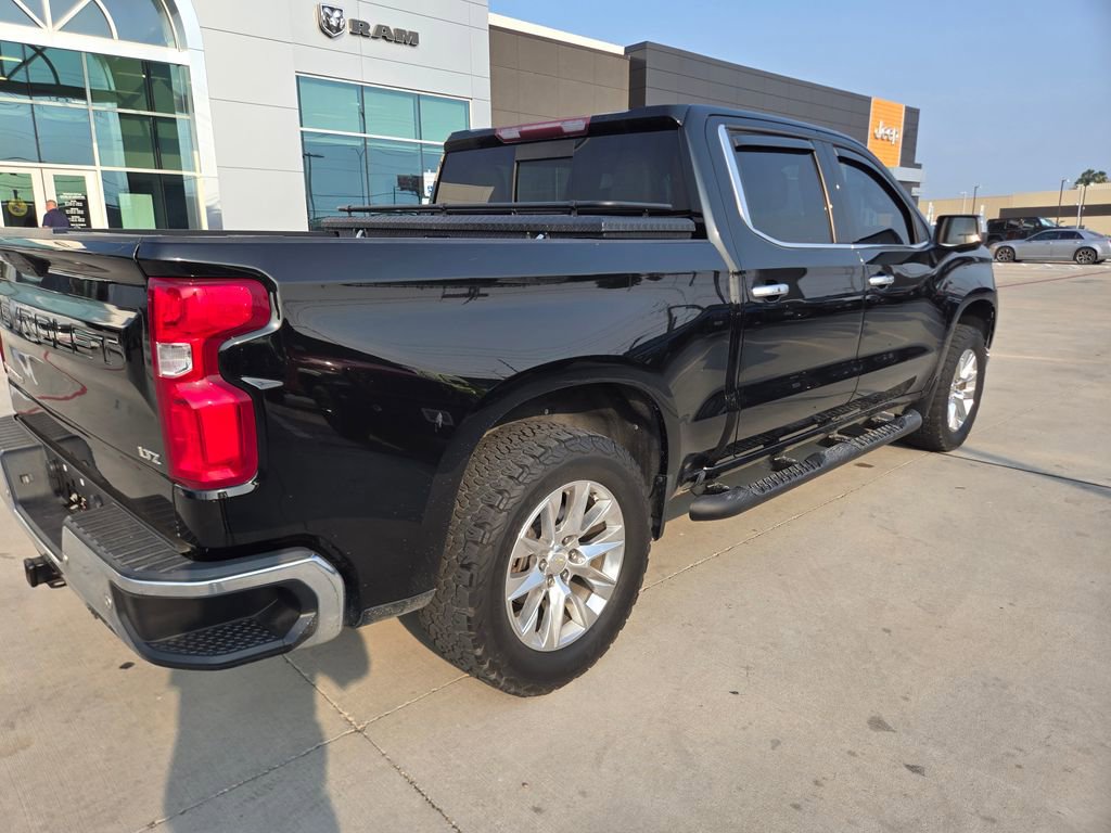 Used 2021 Chevrolet Silverado 1500 LTZ AWD/4WD image 3