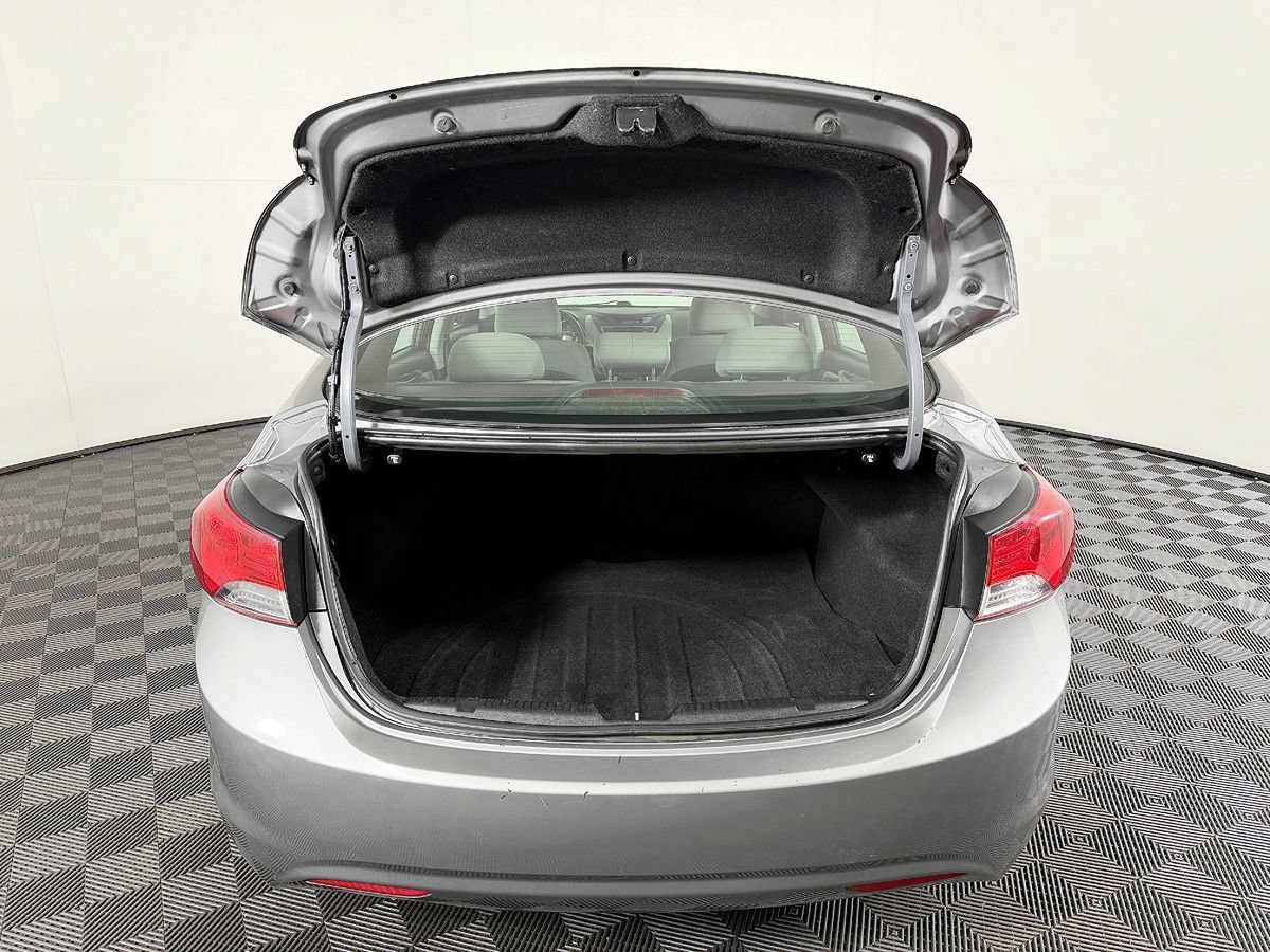 Used 2013 Hyundai Elantra GLS w/ Preferred Pkg FWD image 12