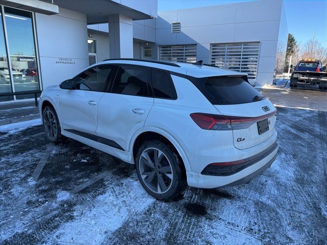 Used 2024 Audi Q4 e-tron Premium Plus w/ Premium Plus image 2