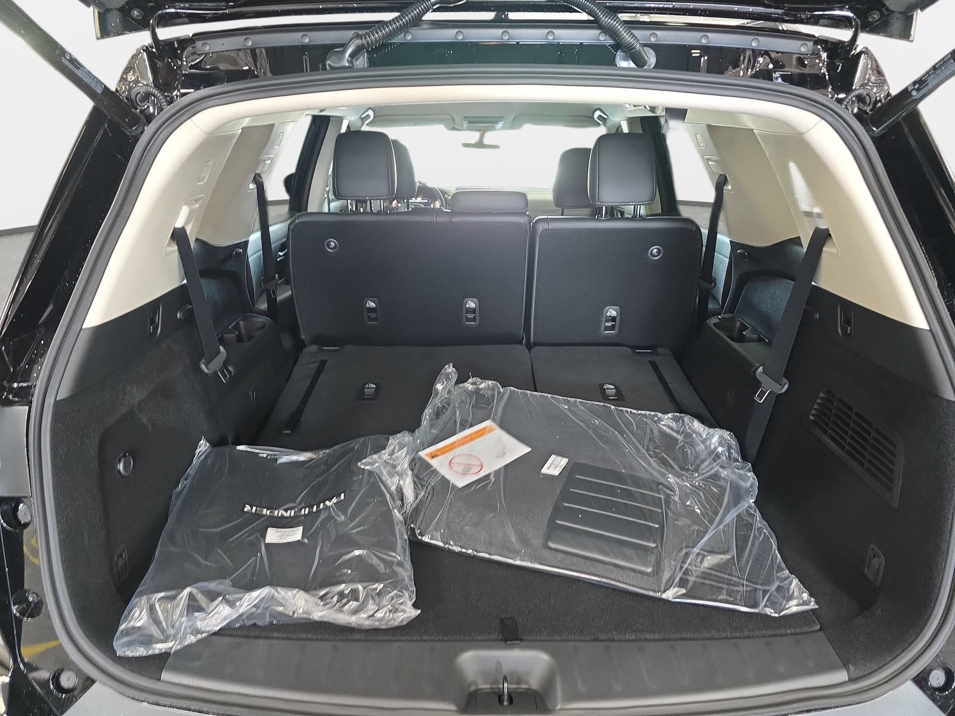 New 2026 Nissan Pathfinder SL FWD image 12