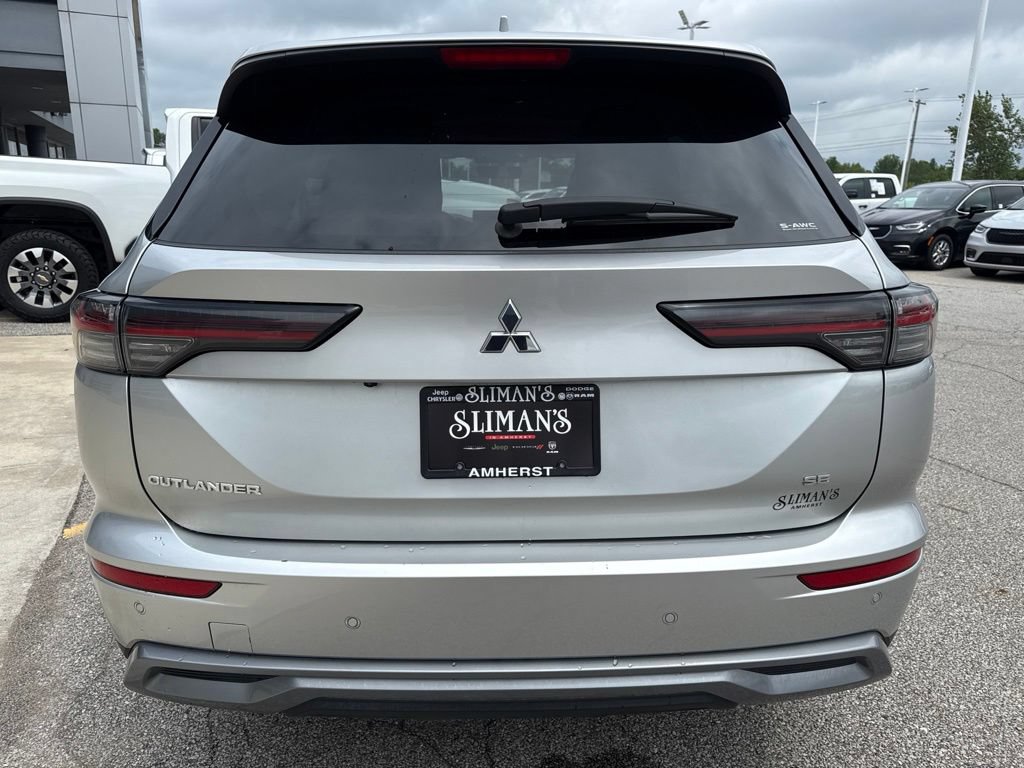 Used 2025 Mitsubishi Outlander SE AWD/4WD image 5