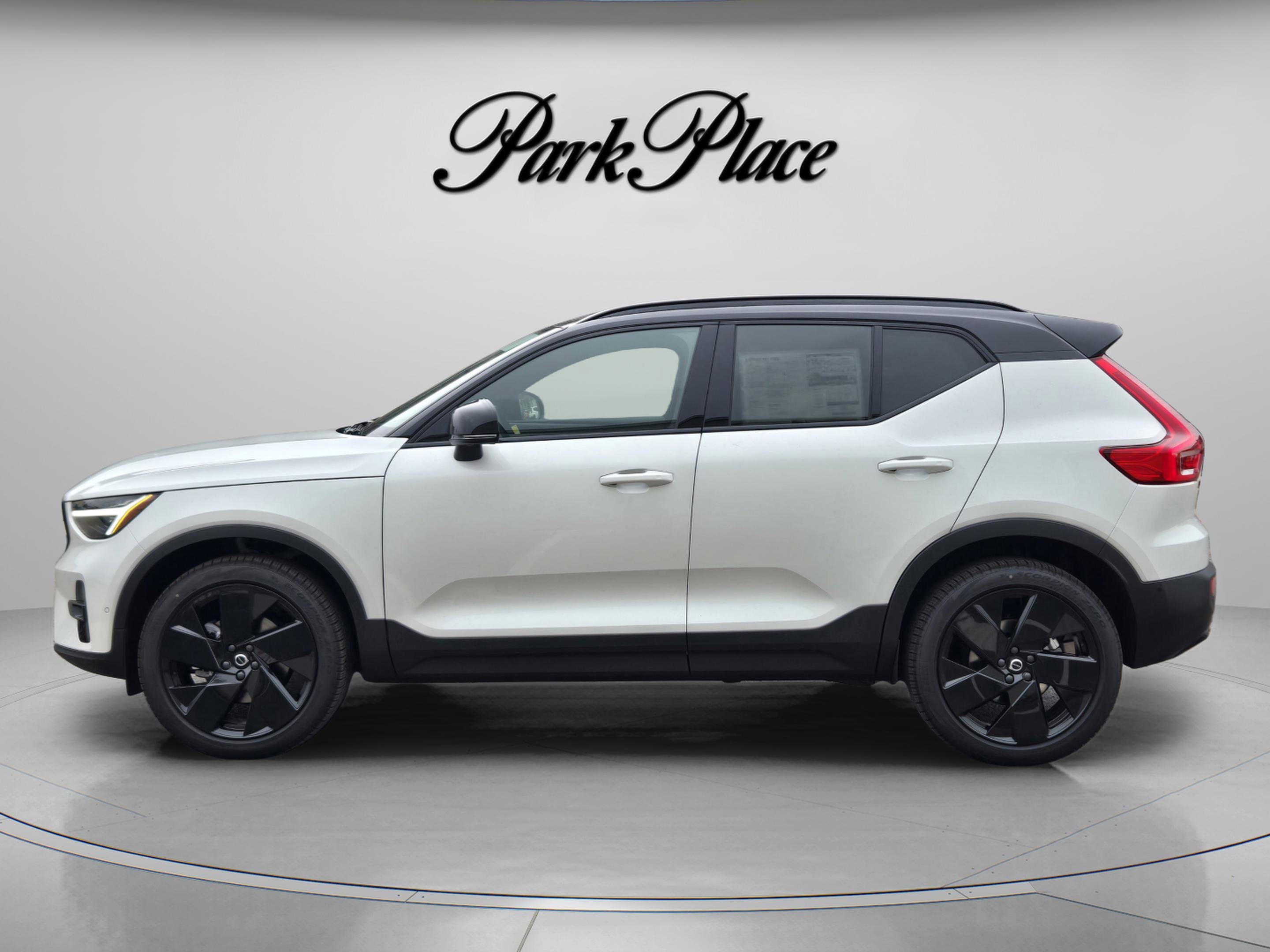 New 2026 Volvo XC40 B5 Ultra w/ Protection Package Premier AWD/4WD image 2