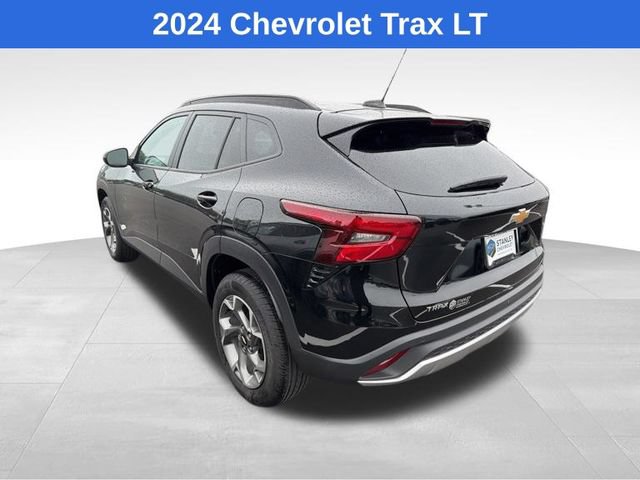 Used 2024 Chevrolet Trax LT w/ Driver Confidence Package FWD image 2