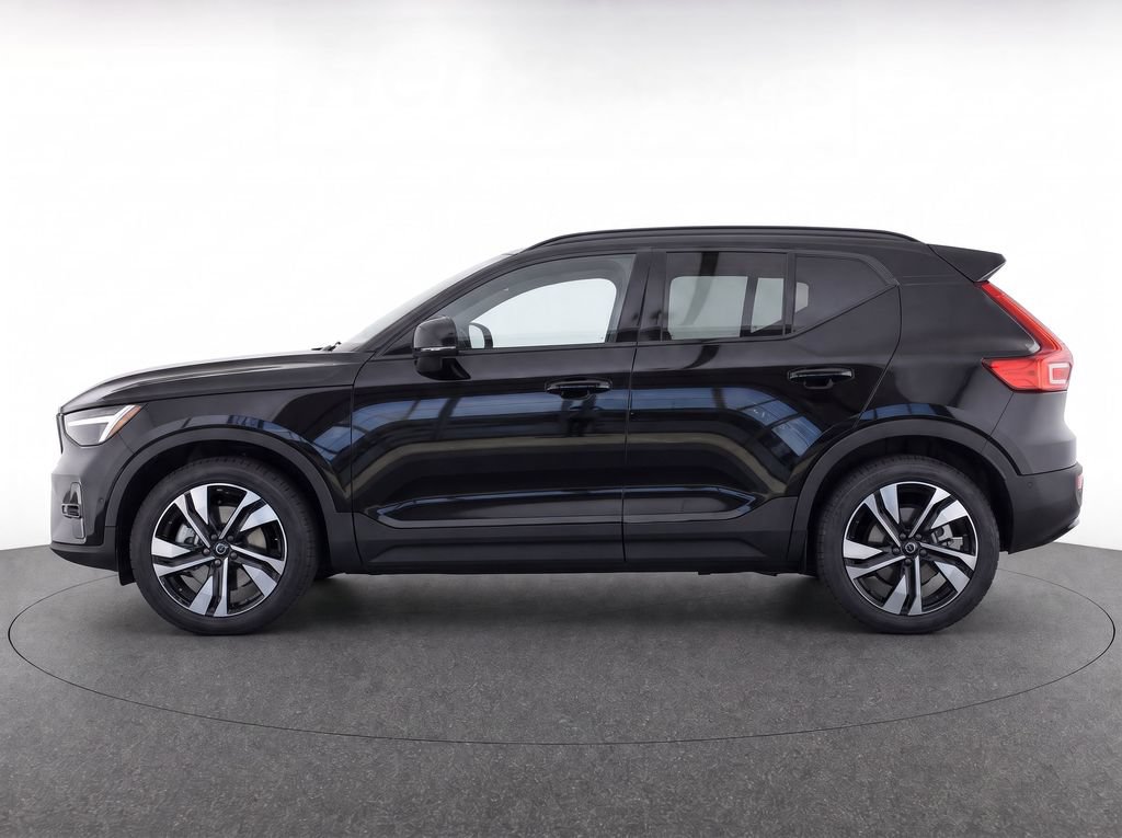New 2026 Volvo XC40 B5 Plus w/ Climate Package AWD/4WD image 6