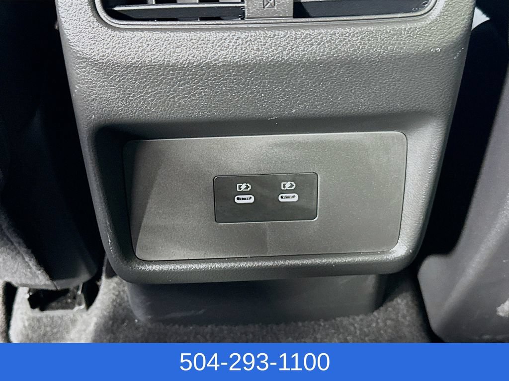 Used 2025 Nissan Rogue Platinum FWD image 28