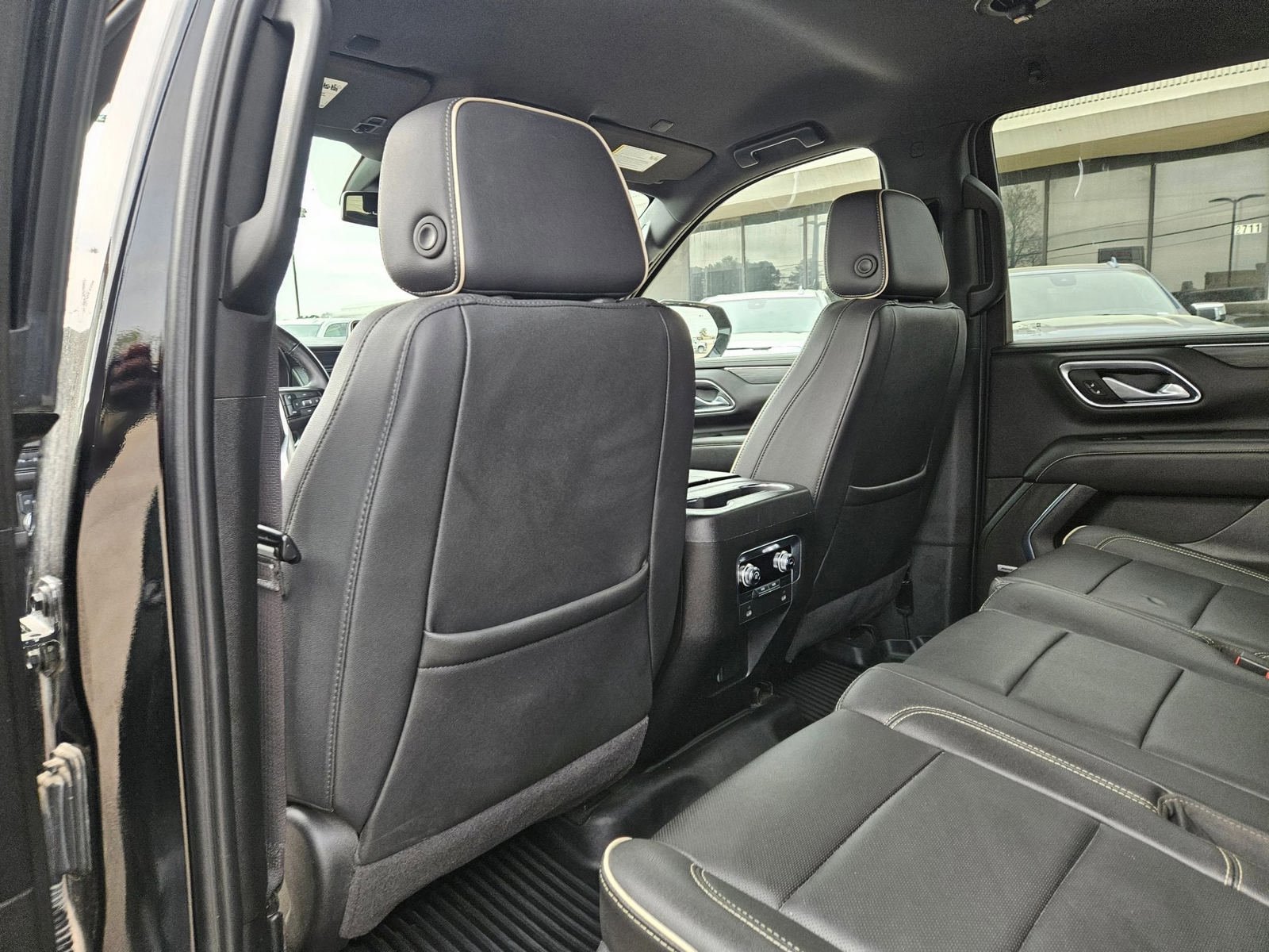Used 2024 GMC Yukon SLT image 23