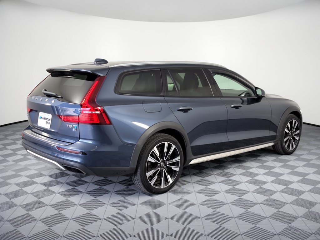 Used 2020 Volvo V60 T5 Cross Country AWD/4WD image 9