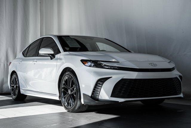 Used 2025 Toyota Camry SE w/ Convenience Package