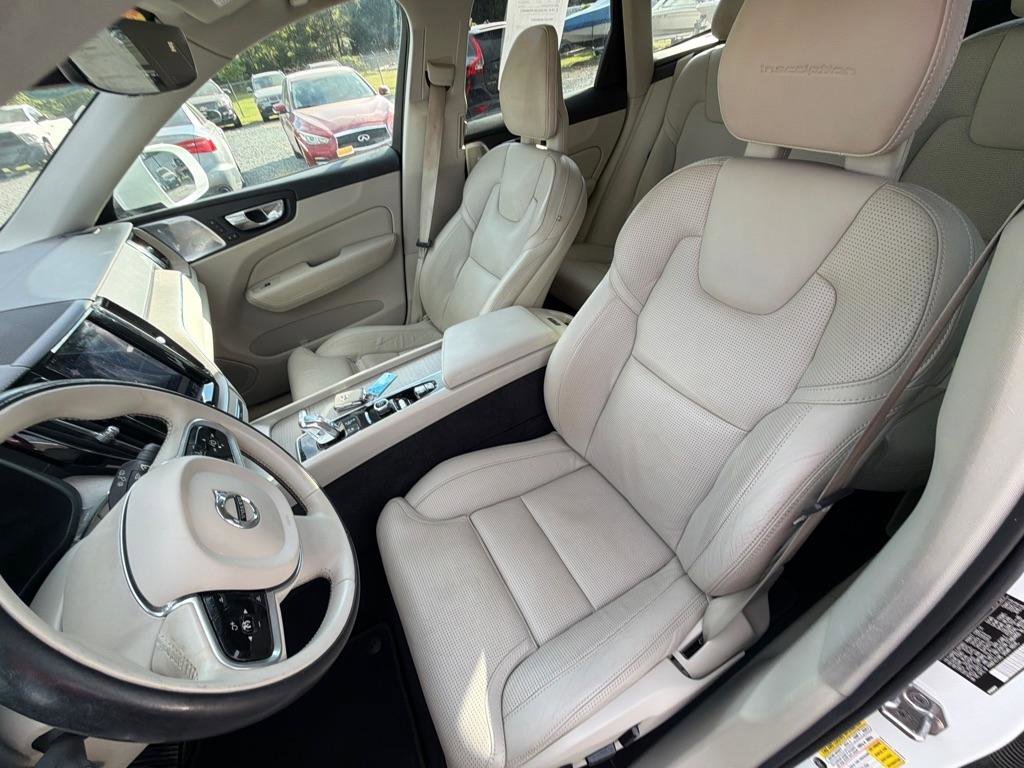 Used 2018 Volvo XC60 T8 Inscription w/ Luxury Seat Package AWD/4WD image 27