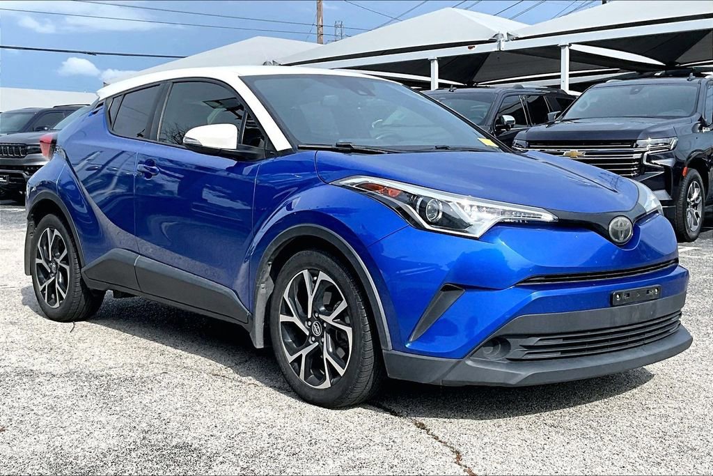 Used 2018 Toyota C-HR XLE FWD image 1