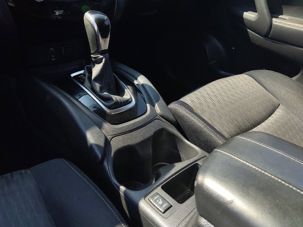 Used 2017 Nissan Rogue SV AWD/4WD image 26