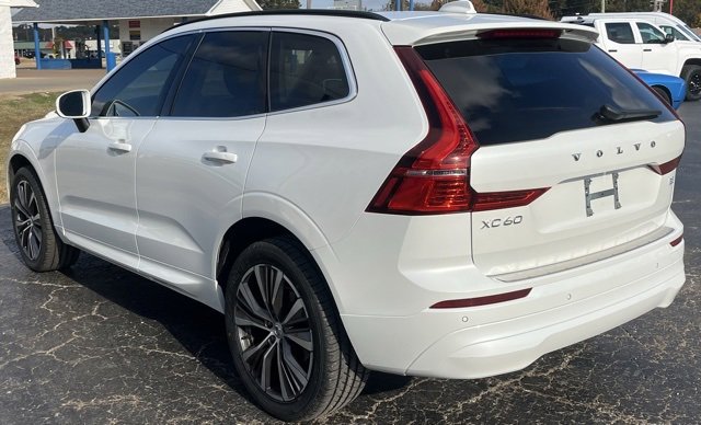 Used 2022 Volvo XC60 B5 Momentum w/ Climate Package image 6