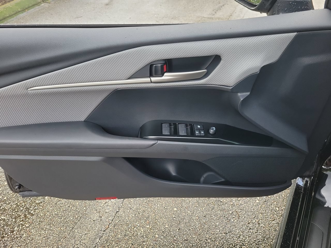 Used 2026 Toyota Camry SE FWD image 14