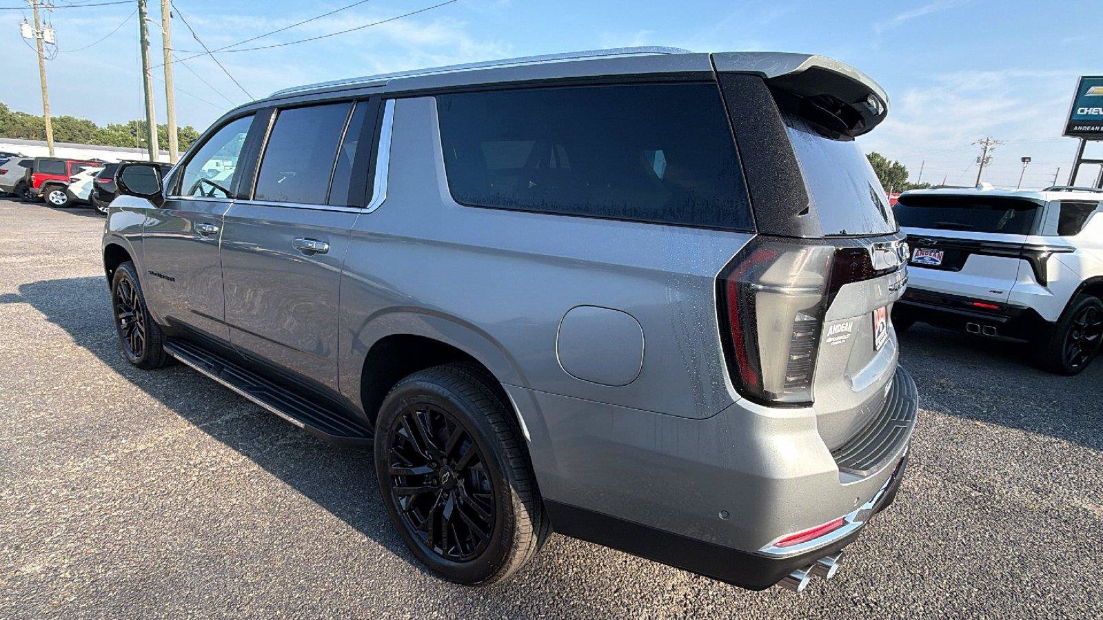 New 2026 Chevrolet Suburban Premier AWD/4WD image 10