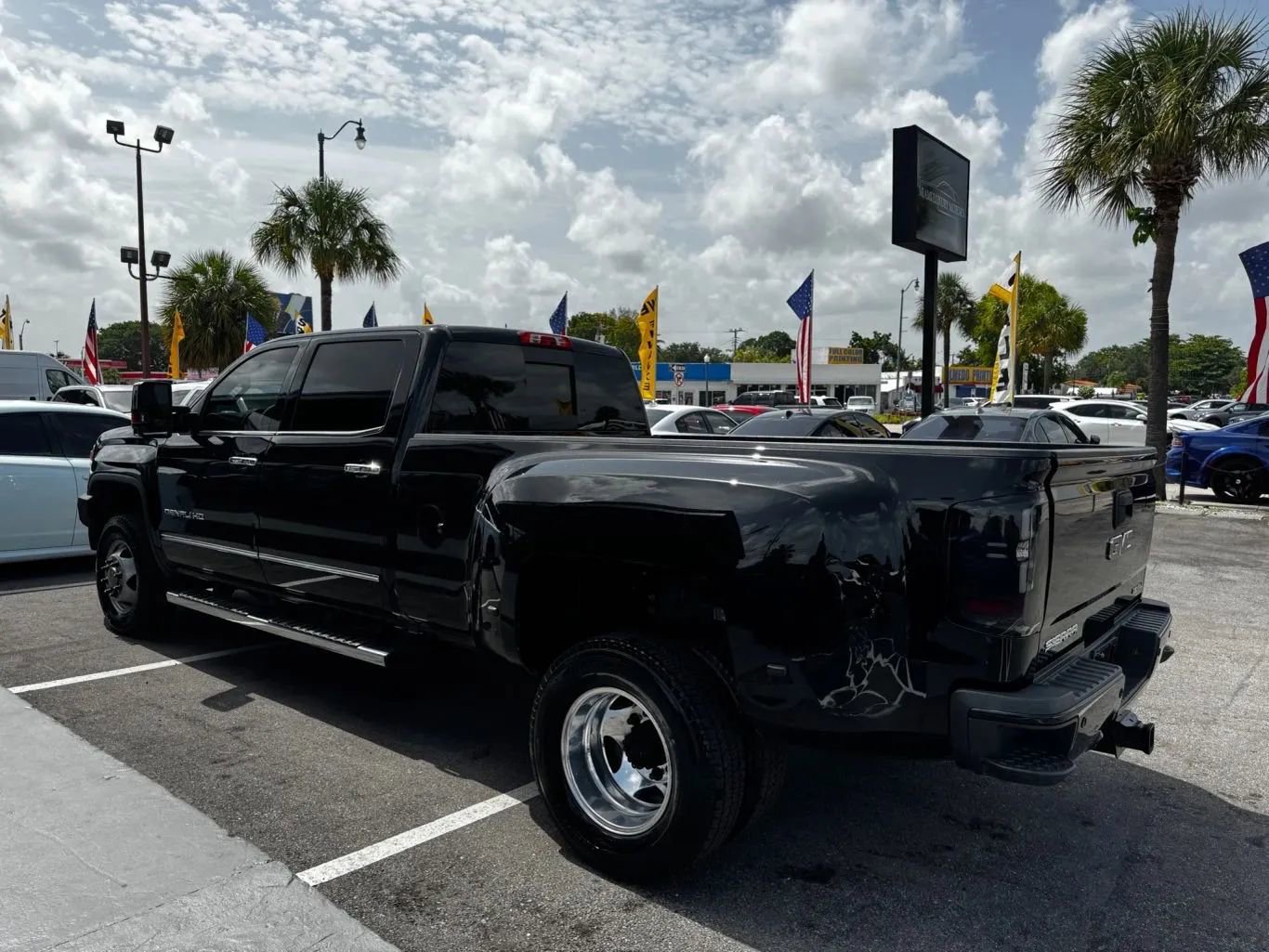 Used 2018 GMC Sierra 3500 Denali w/ Duramax Plus Package image 8