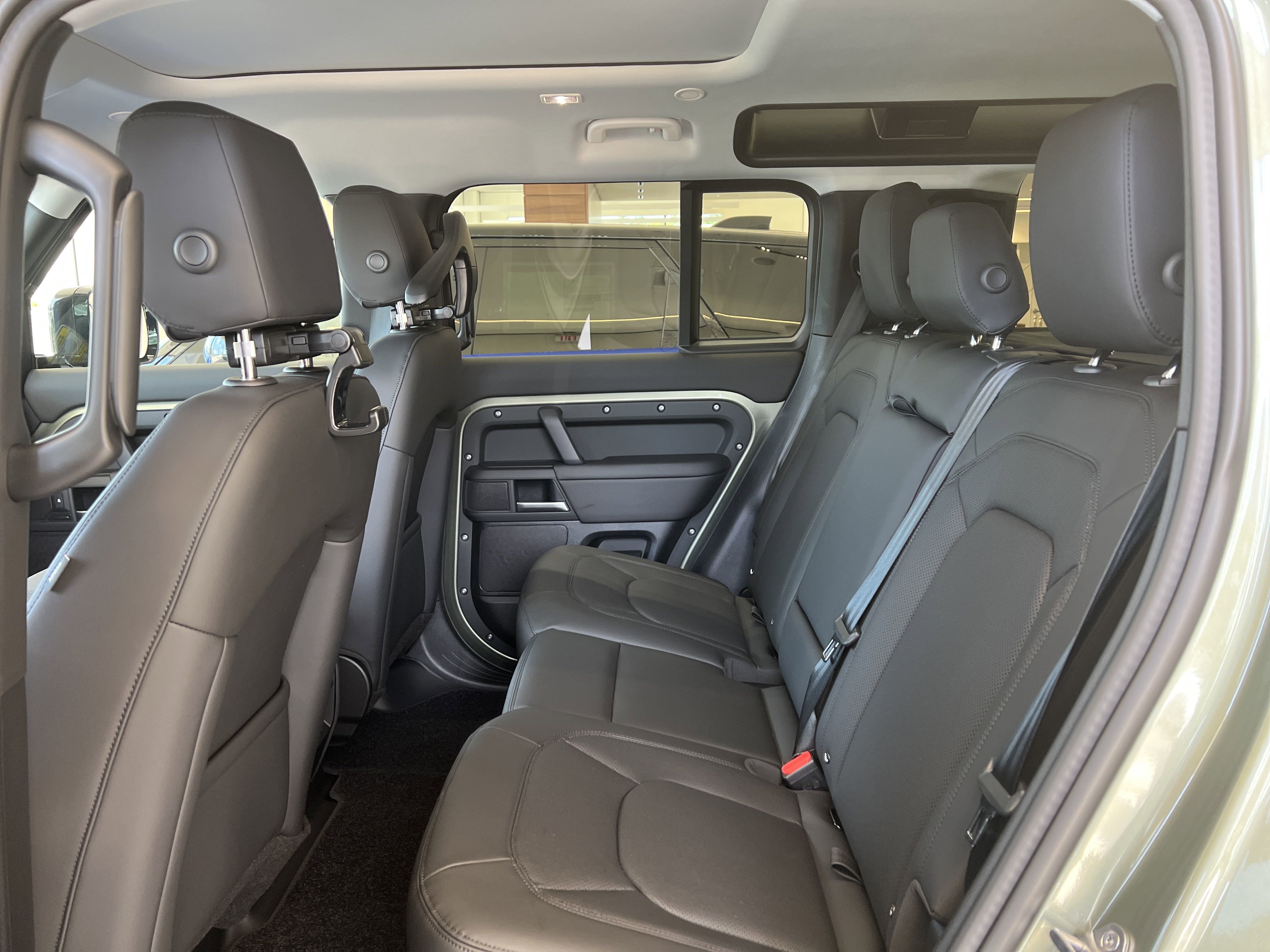 New 2025 Land Rover Defender 110 S image 11