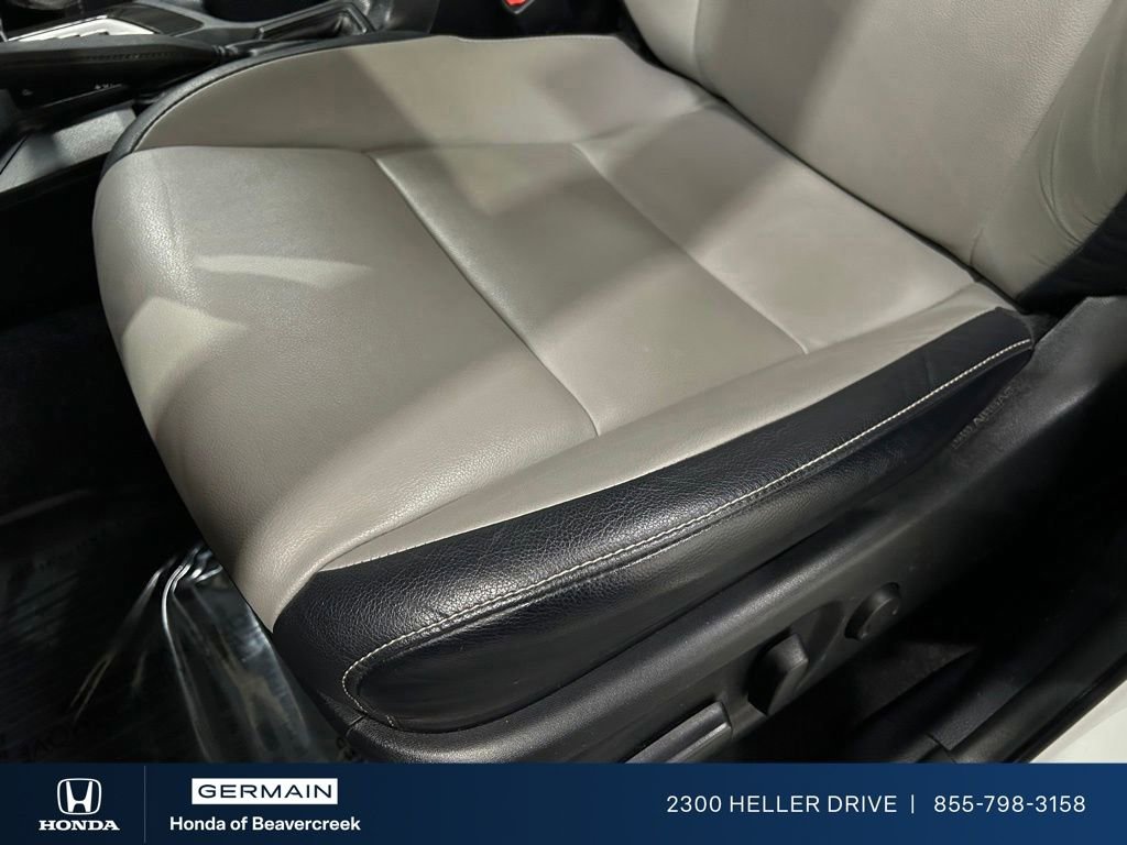 Used 2017 Toyota RAV4 Limited w/ Advanced Technology Package image 8