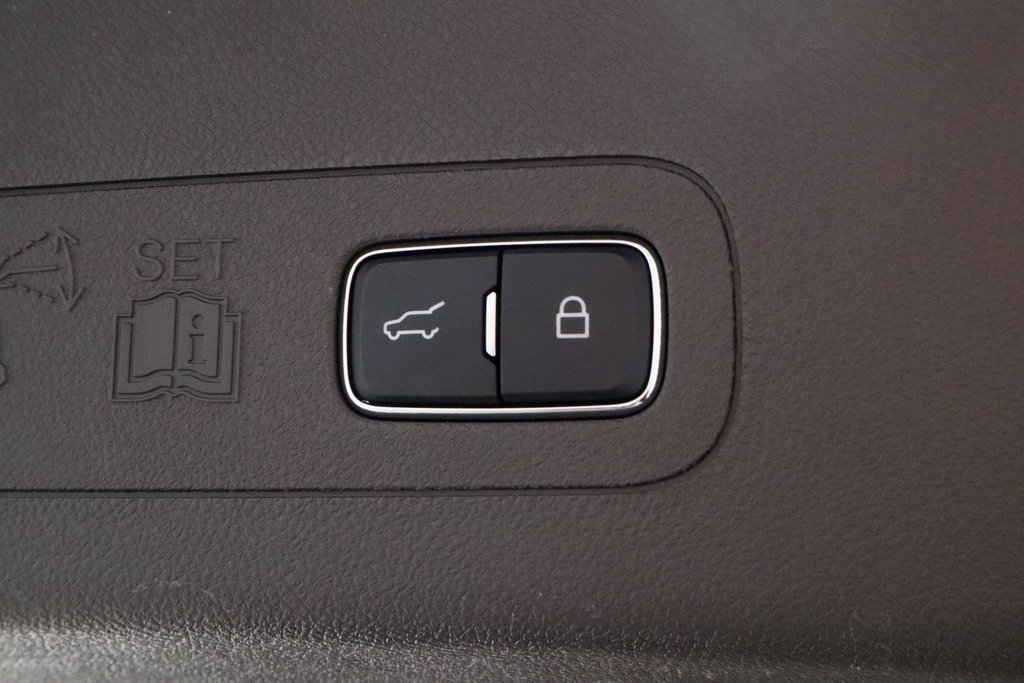 Used 2023 Lincoln Aviator Reserve w/ Class IV Trailer Tow Package image 18