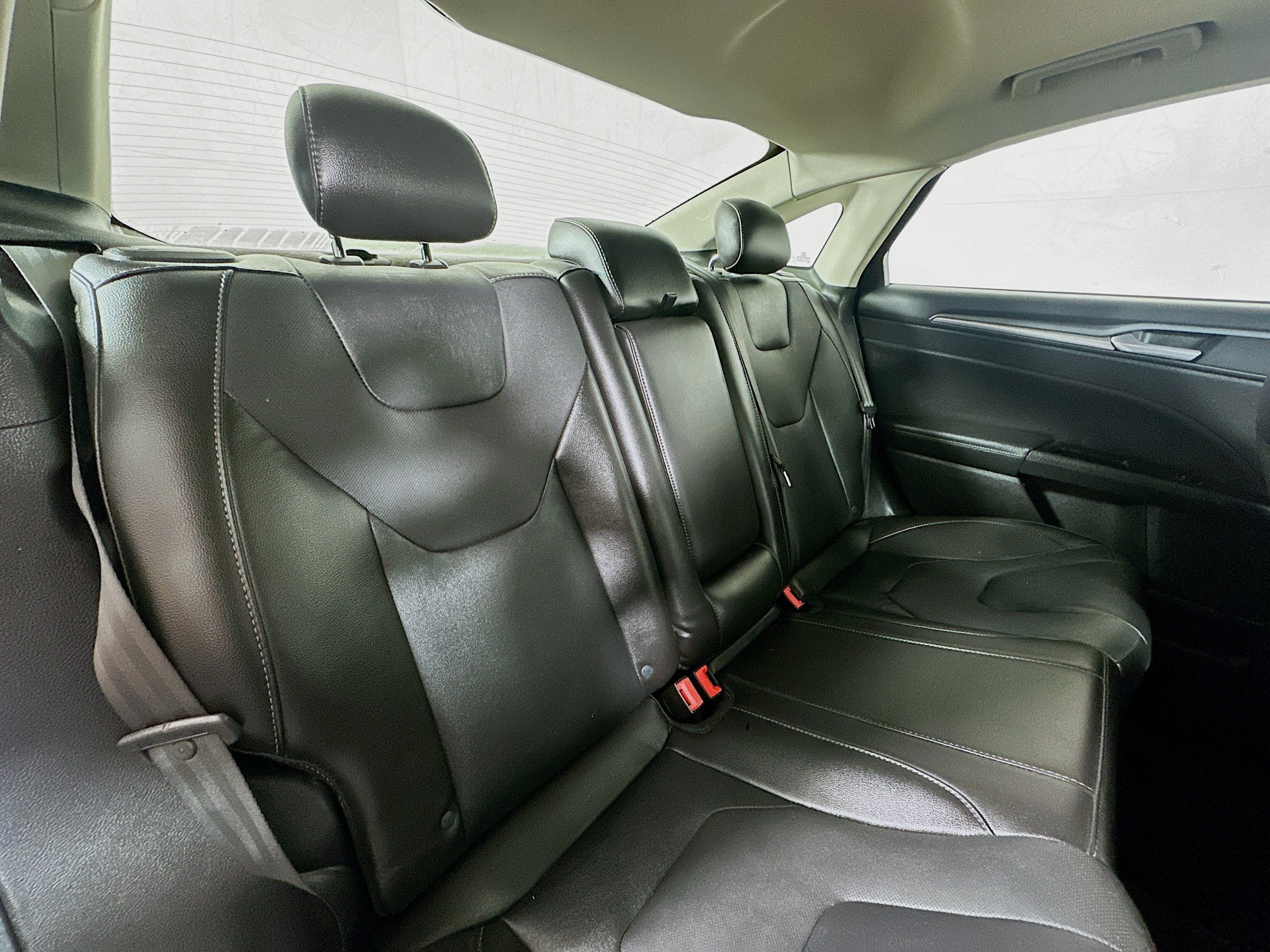 Used 2016 Ford Fusion Titanium FWD image 25