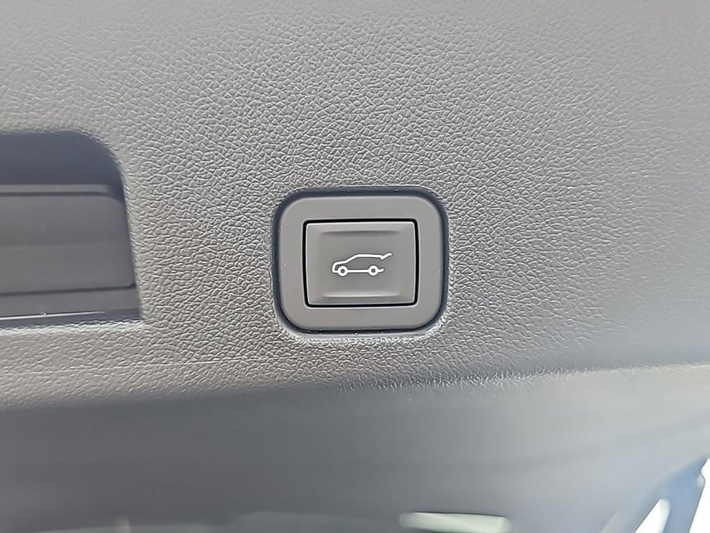 New 2026 GMC Acadia Denali w/ Super Cruise Package image 7