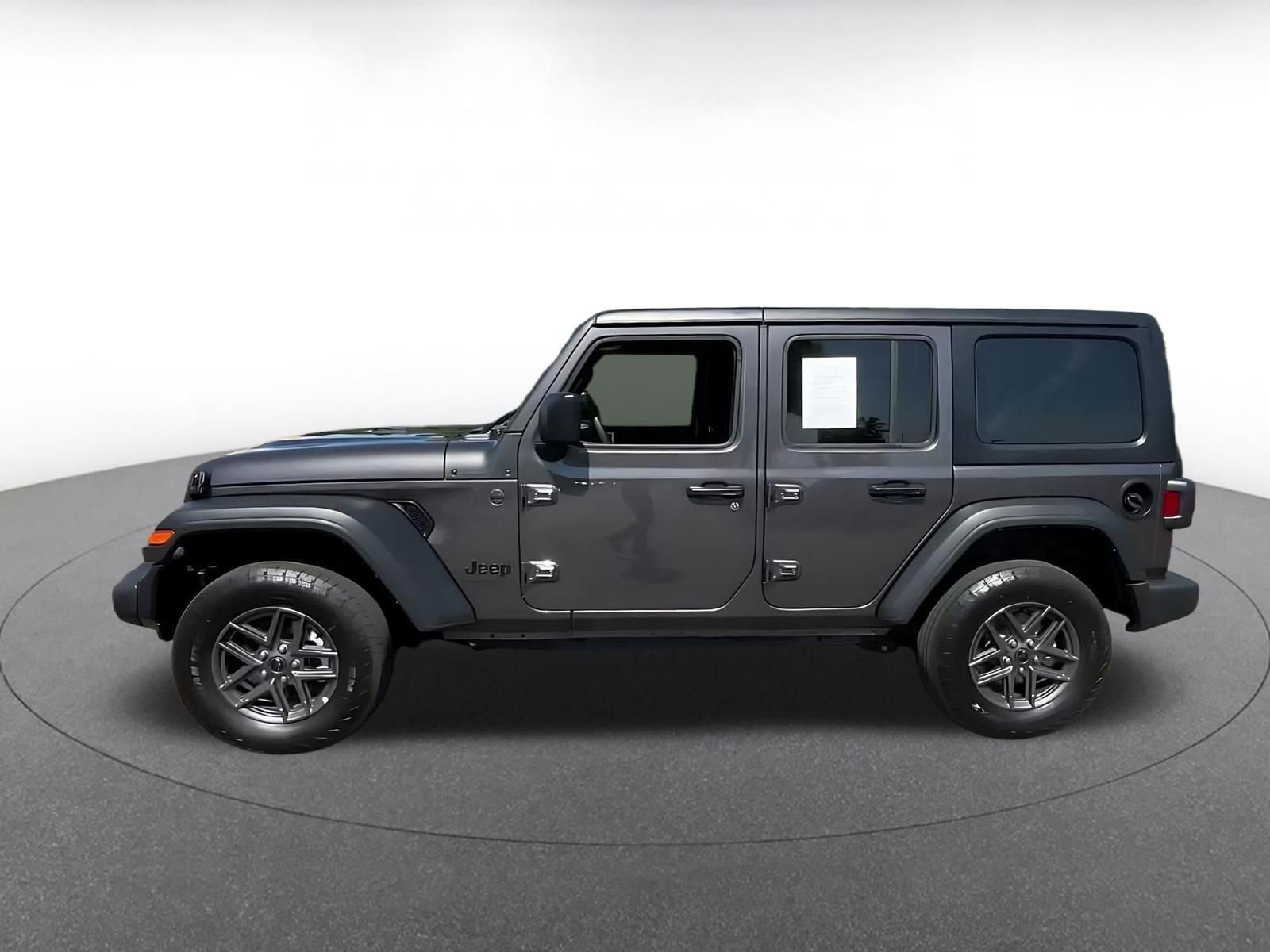 Used 2025 Jeep Wrangler Sport S image 9