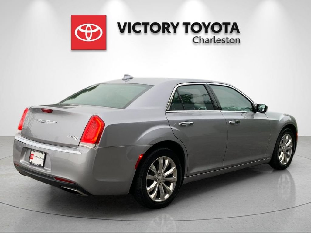 Used 2017 Chrysler 300 C AWD/4WD image 7