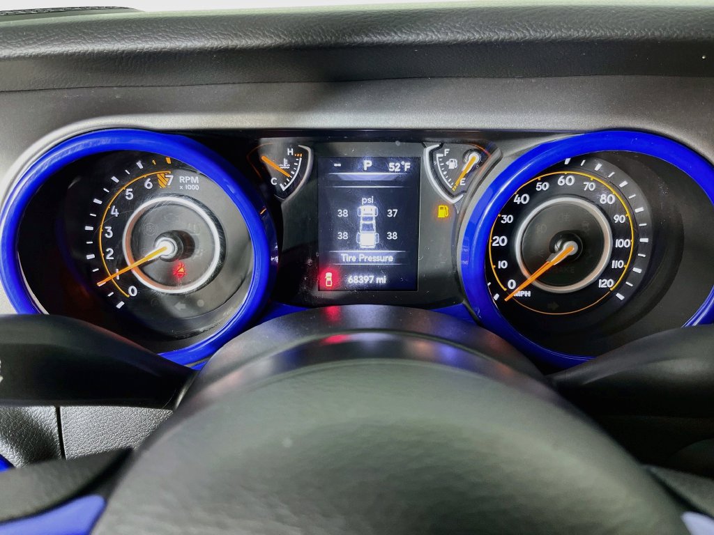 Used 2023 Jeep Gladiator Sport AWD/4WD image 17