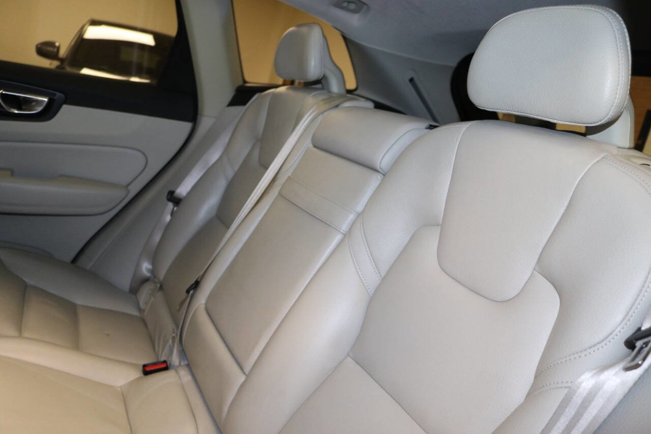 Used 2019 Volvo XC60 T5 Momentum w/ Premium Package AWD/4WD image 72