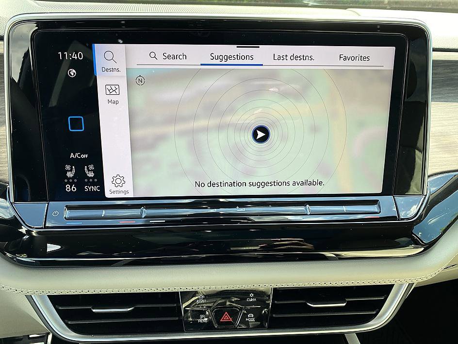 Used 2024 Volkswagen Atlas SEL Premium R-Line image 16