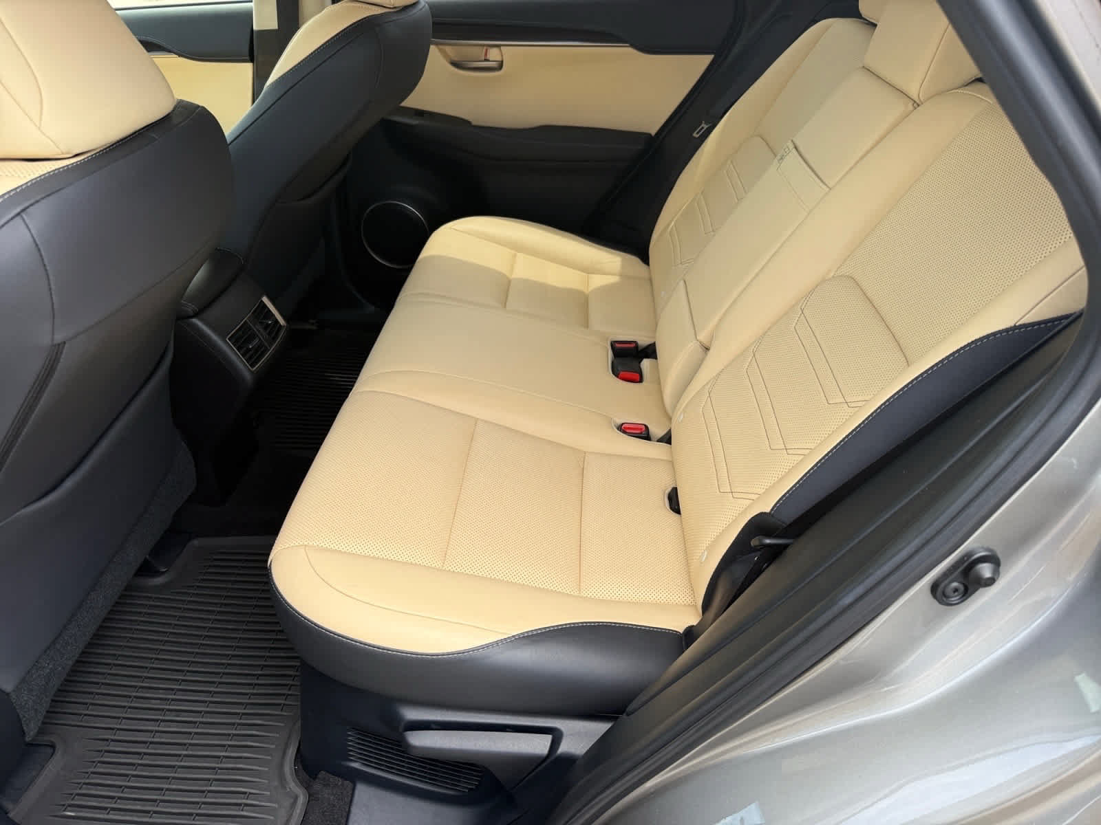 Used 2015 Lexus NX 200t AWD w/ Luxury Package image 11