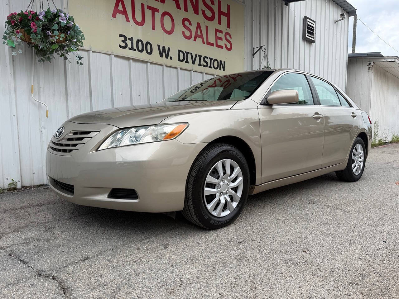 Used 2009 Toyota Camry LE FWD image 9