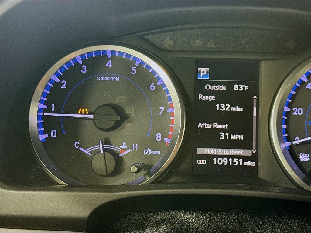 Used 2018 Toyota Highlander Plus FWD image 15