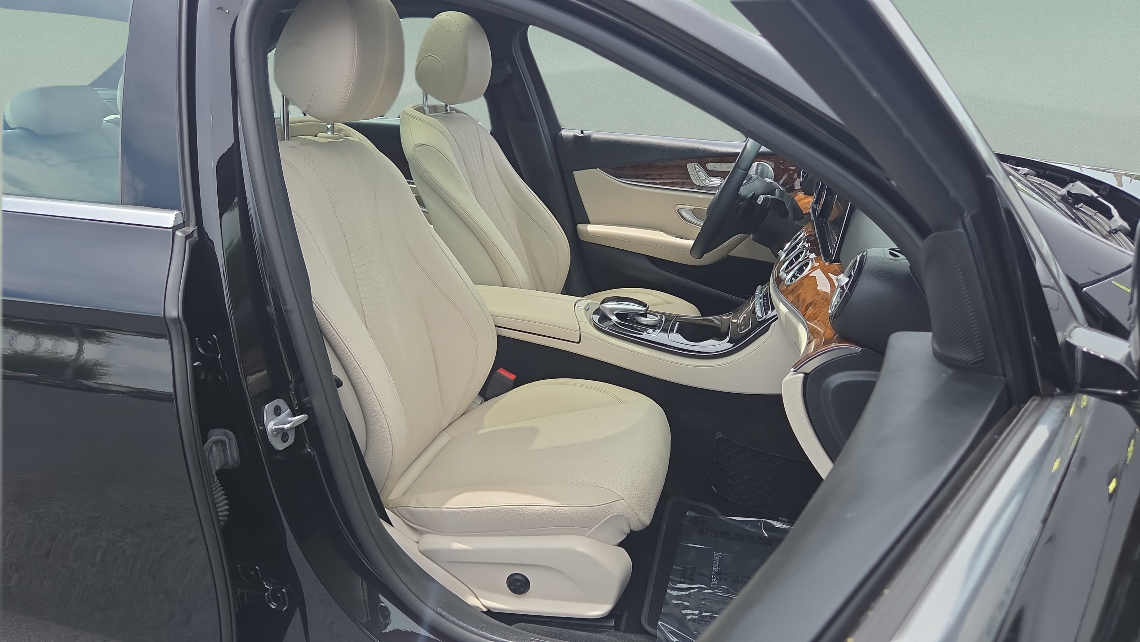 Used 2018 Mercedes-Benz E 300 image 17