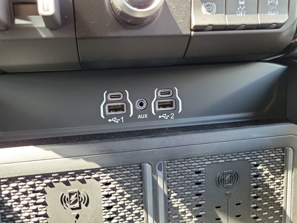 New 2026 RAM 3500 Big Horn AWD/4WD image 22