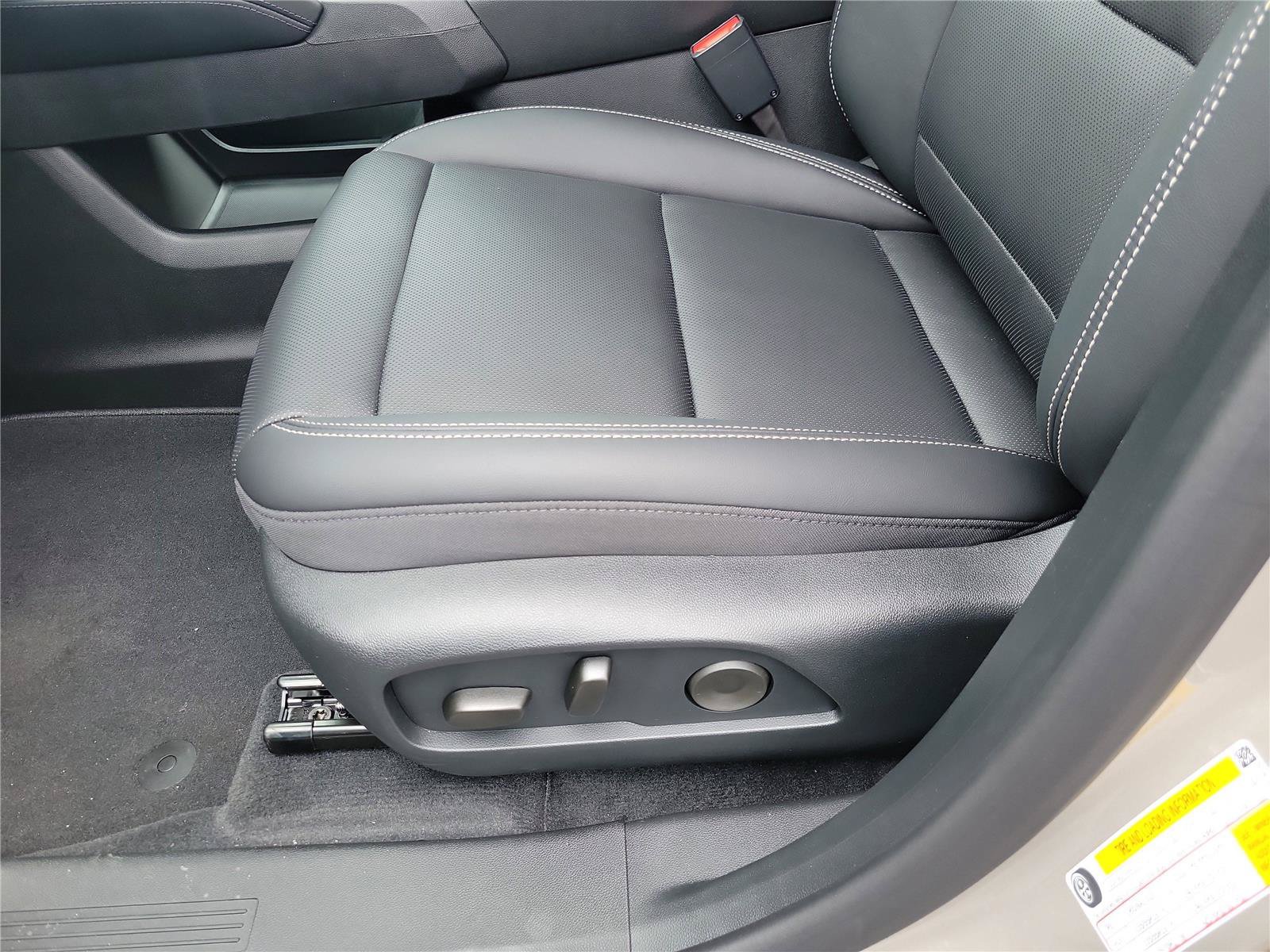 New 2026 GMC Terrain Elevation w/ Elevation Premium Package FWD image 19